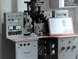 Cambridge Scientific Instrument Company: Pabrik Ilmiah yang Mengubah Dunia Riset