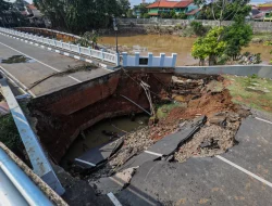 Dimakan Tanah di Bekasi: Ambles 1 Meter-Sering Kebanjiran