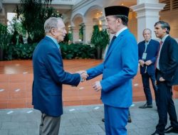 Momen Jokowi Duduk Sebelahan dengan Mike Bloomberg Saat Gala Dinner